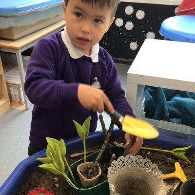 Playing and learning in Apple class